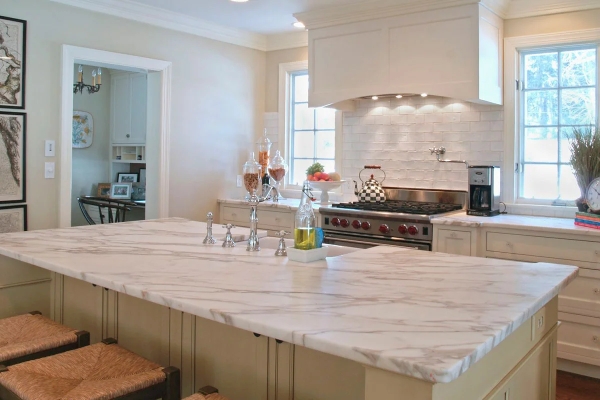 Sıla Mermer Granit, doğal taş sektöründe kalite, estetik ve güveni bir araya getirir.